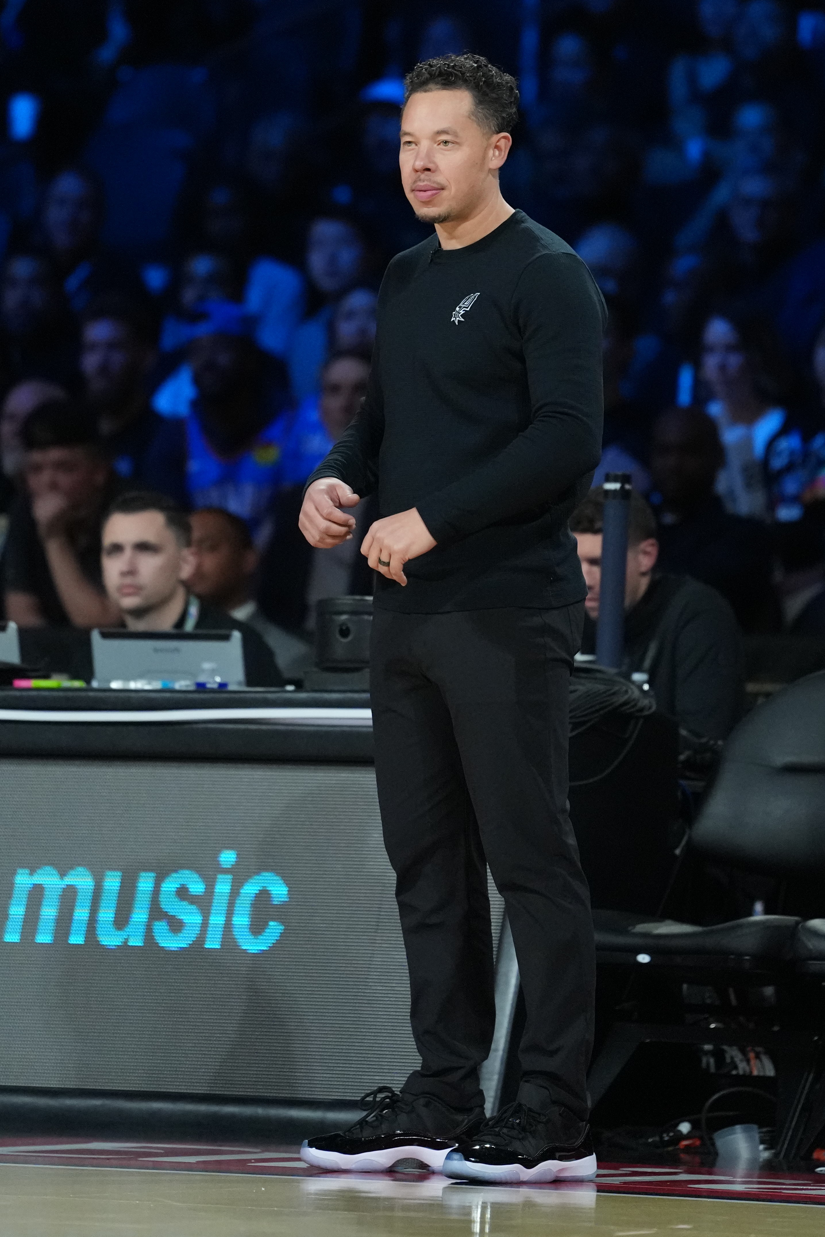 开云体育保障-解说：马刺进攻不稳定 核心打法也不明确 今天几乎全员松懈