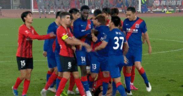 开云投注-沪上德比不缺火爆元素 奥斯卡4助攻+被掌掴+红牌